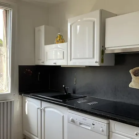 דירה Large Bright Nest With Garden In